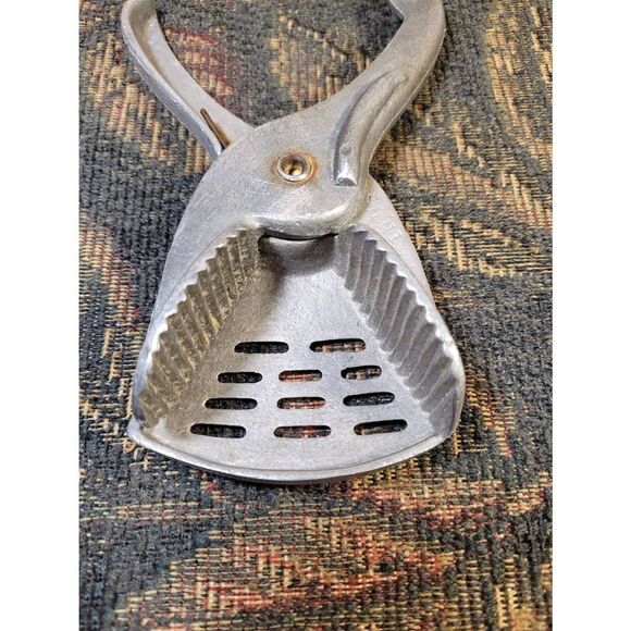 Vintage Lemon Squeezer - Picture 6 of 6